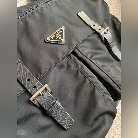 Prada Single Pocket Re-Nylon Messenger Shoulder Bag Black - Picture 4 of 7